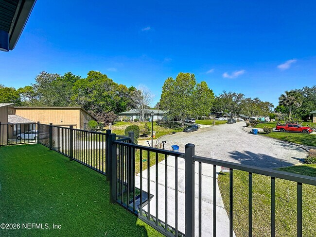 Building Photo - 2121 Broadwater Dr