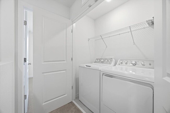 Building Photo - 2840 Skyline Lp