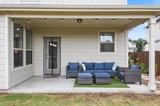 Building Photo - 210 Zuma Dr