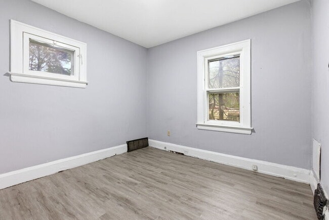 Building Photo - 11617 Forest Ave
