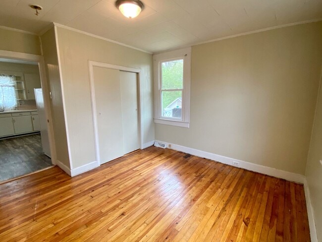 Building Photo - 2 Bedroom House in Seneca