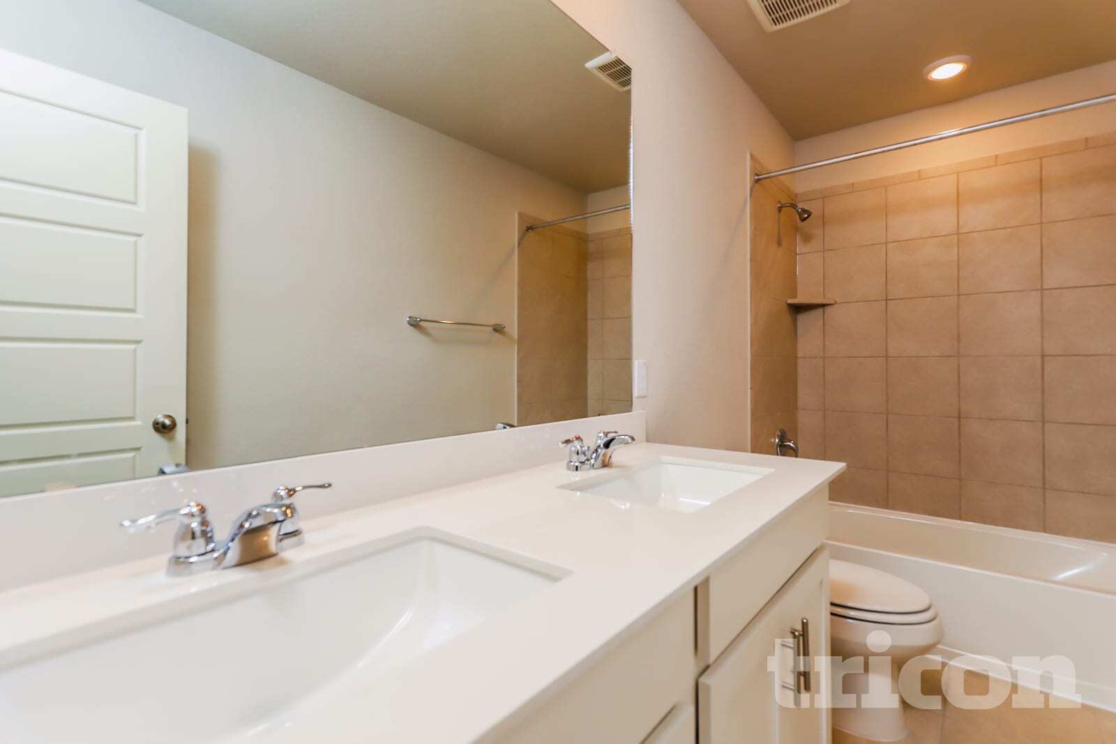 Building Photo - 13554 Paxton Blvd