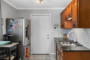 Building Photo - 4900 Paseo Blvd