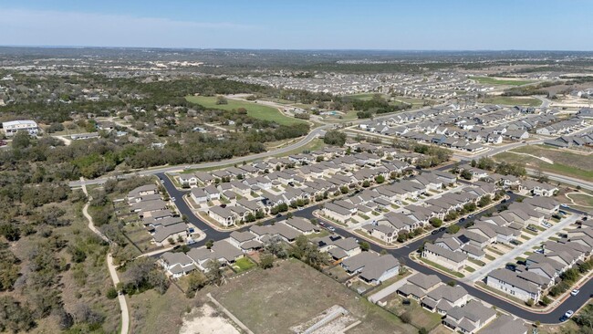 Building Photo - Dripping Springs Charmer