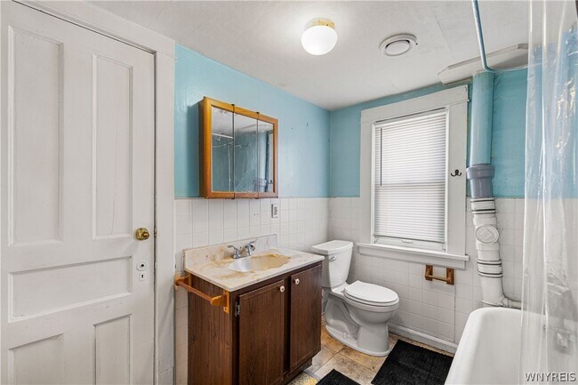 Building Photo - 129 Woodell Ave