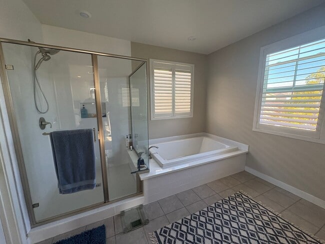 Building Photo - Elegant 3BR/2.5BA Condo in Carlsbad