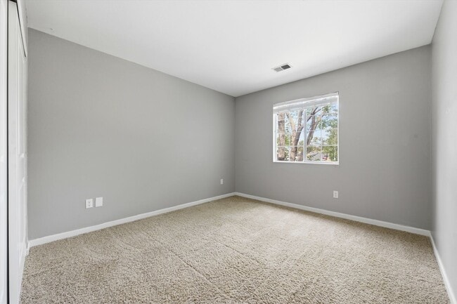 Building Photo - 13002 Harrison Dr