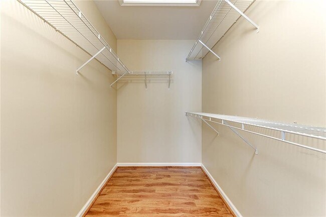 Building Photo - 4028 Oak Glenn Dr