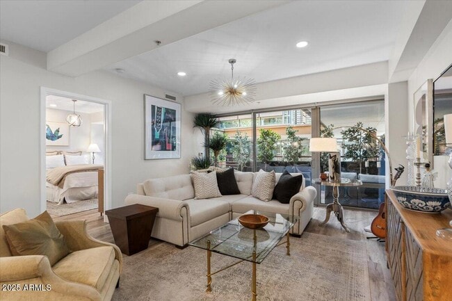 Building Photo - 7117 E Rancho Vista Dr