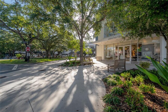 Building Photo - 762 S Village Cir
