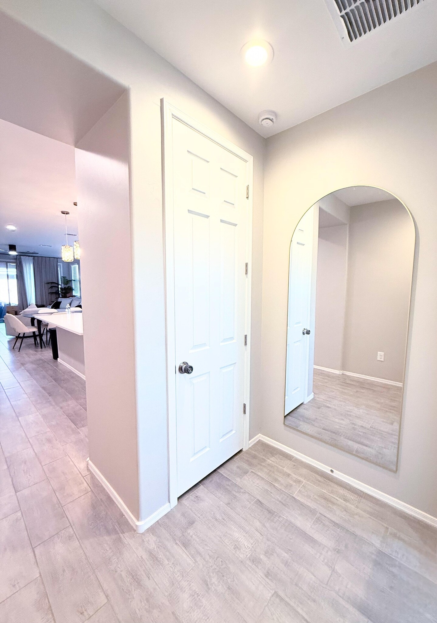 Building Photo - 620 W Calle El Tramo