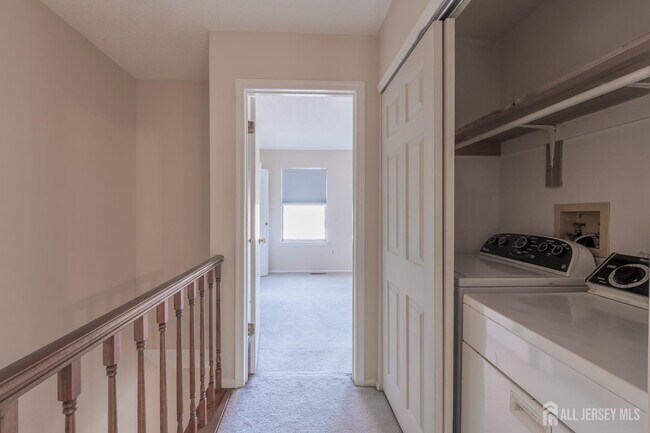 Building Photo - 1101 Doolittle Dr