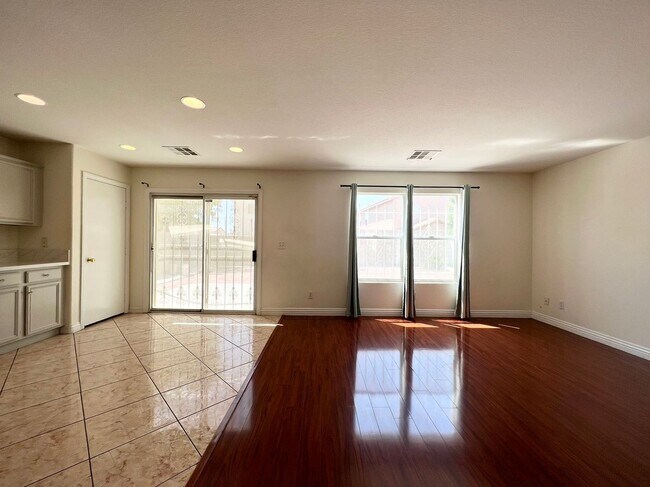 Building Photo - 5717 W Dewey Dr