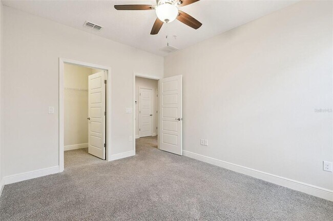 Building Photo - 2333 Lobelia Dr