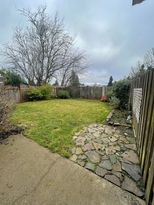 Building Photo - Move In Special! Enjoy $500.00 Off Your First Months Rent On This Freshly Updated Two Bedroom Pet...