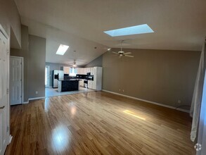 Building Photo - AVAILABLE NOW 3 BEDROOM 2 FULL BATHS PLENT...