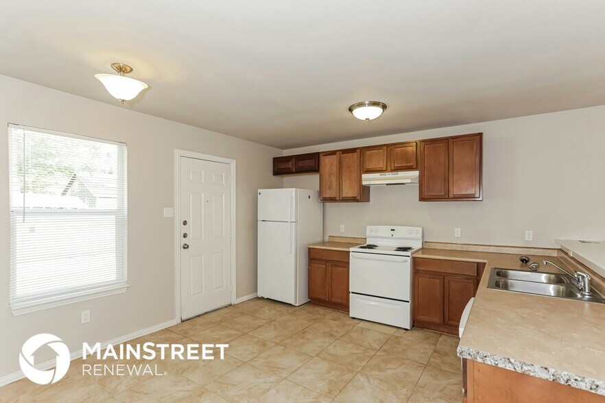 Building Photo - 706 Lloyd St