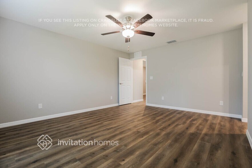 Building Photo - 23165 Lindale Ave