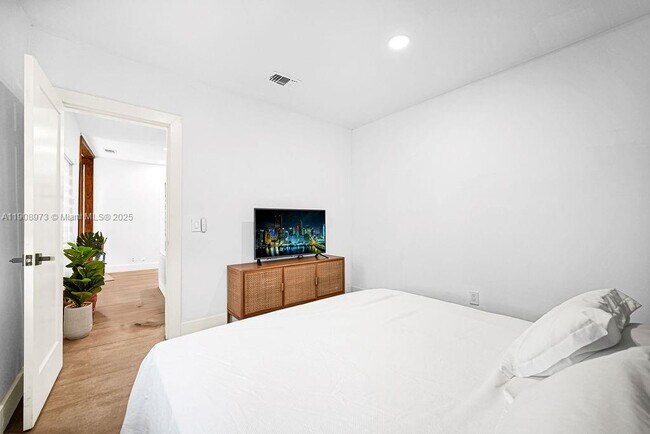 Building Photo - 85 NW 47th St