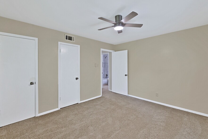 Building Photo - 4014 Sun Valley Dr