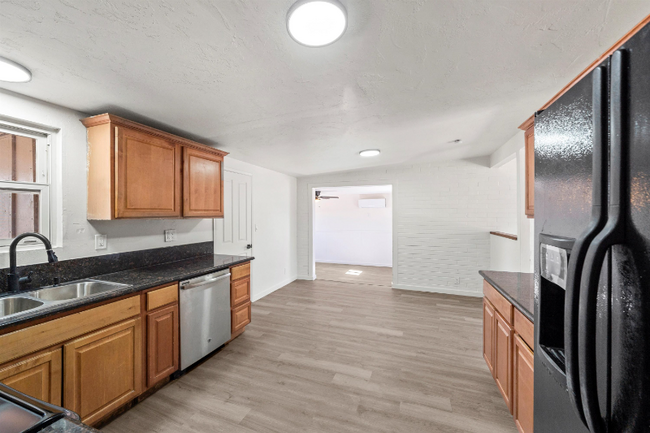 Building Photo - 3431 S Pantano Rd
