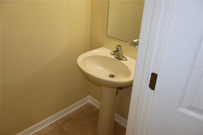 Building Photo - 3019 Pointeview Dr