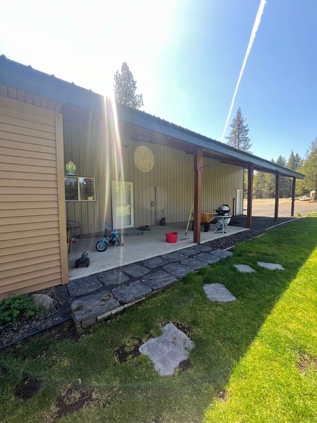 Building Photo - 26812 N North Rd
