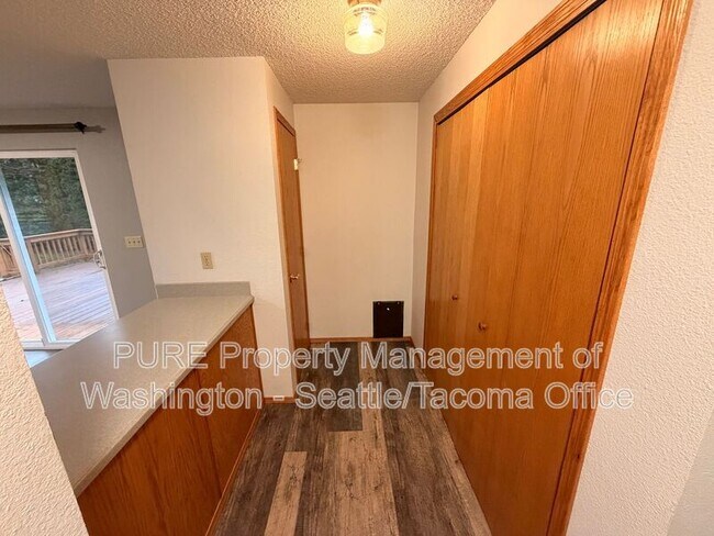 Building Photo - 18417 40th Ave E