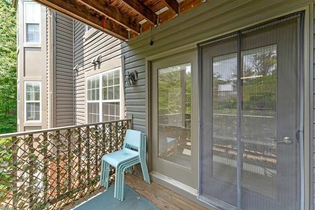 Building Photo - Don’t miss your chance to make it yours!