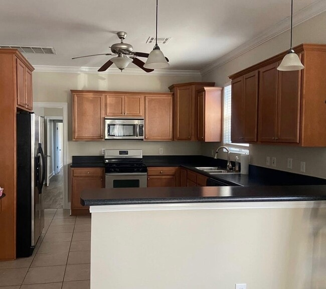 Building Photo - 828 Hidalgo St