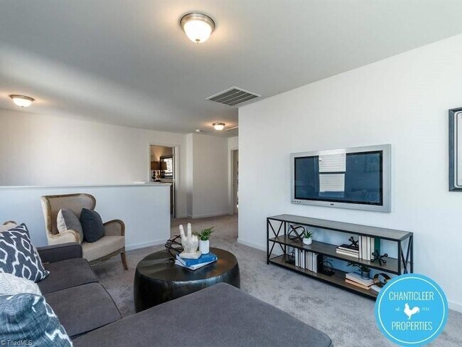 Building Photo - 1313 Achonechy Trl