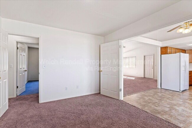 Building Photo - 928 E 1275 N