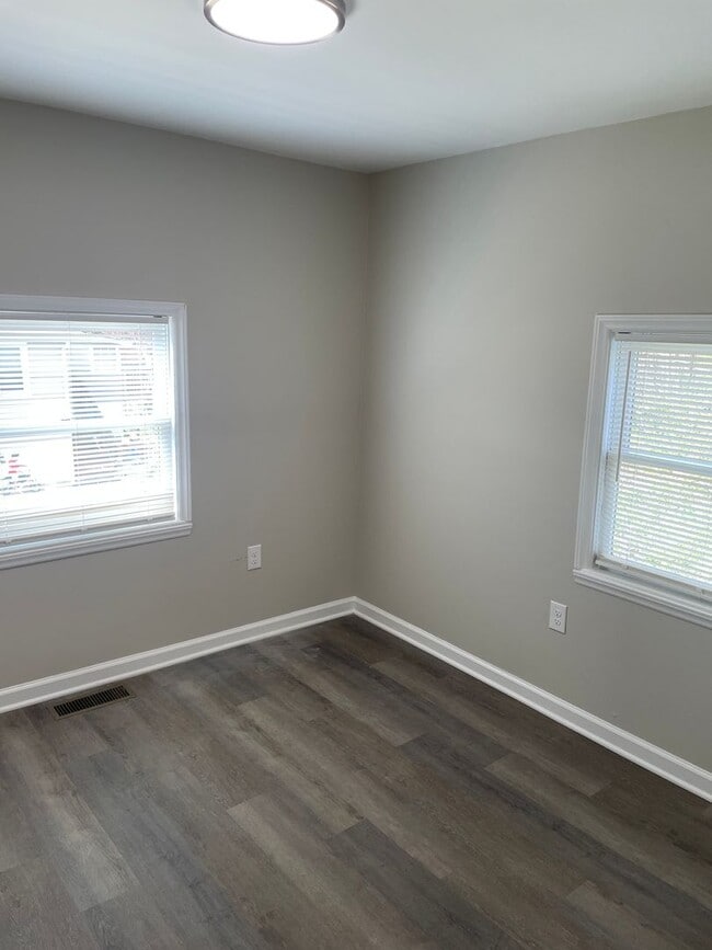 Building Photo - 1892 Ebert Rd