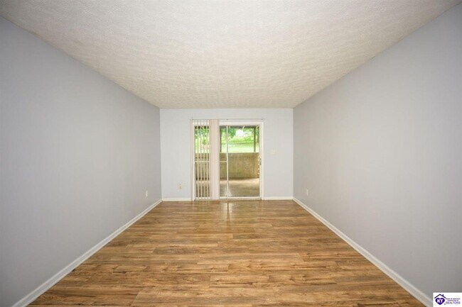 Building Photo - 244 Pinewood Dr
