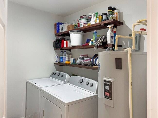 Building Photo - Large 4 bedroom, 3 bath home recently updated near Chickasaw Gardens