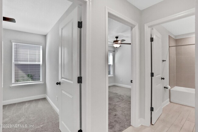 Building Photo - 212 Ruskin Dr