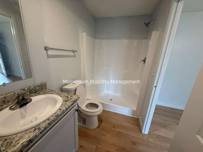 Building Photo - Beautiful & Modern 3/2 Ready Now !