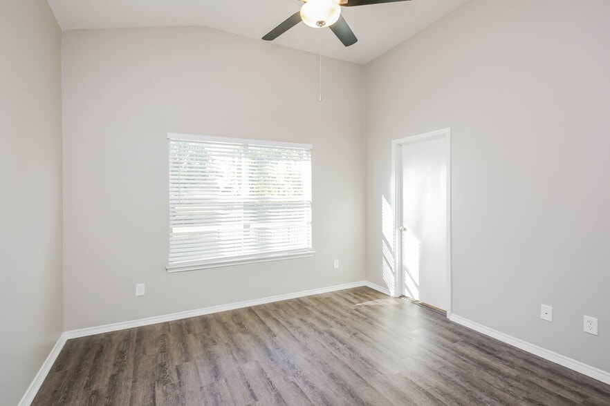 Building Photo - 1125 Browntop St