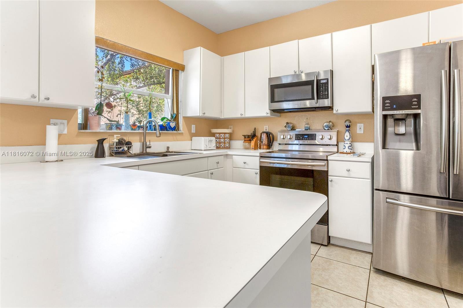 Building Photo - 14070 SW 50th Ct