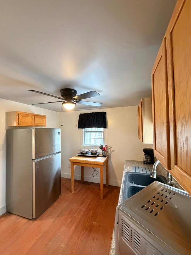 Building Photo - 305 W Main St