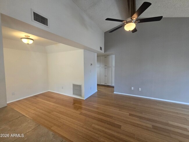 Building Photo - 925 N College Ave