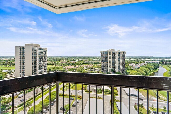 Building Photo - 2400 Presidential Way