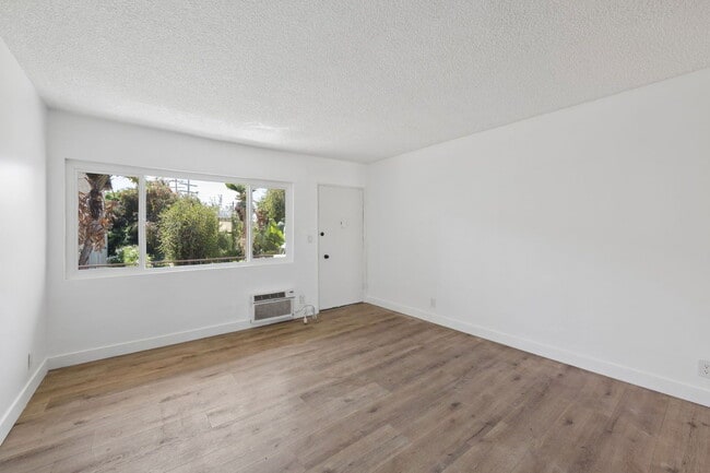 Building Photo - 6828 Fulton Ave