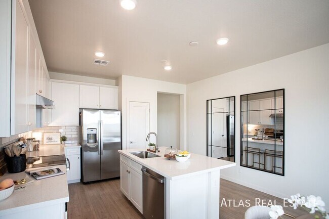 Building Photo - 1121 W Audrey Lane