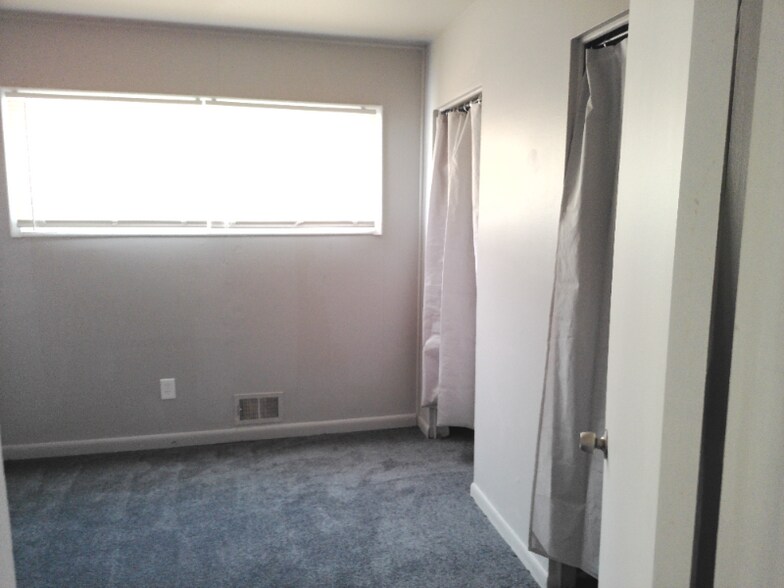 Building Photo - 29743 Birchwood St