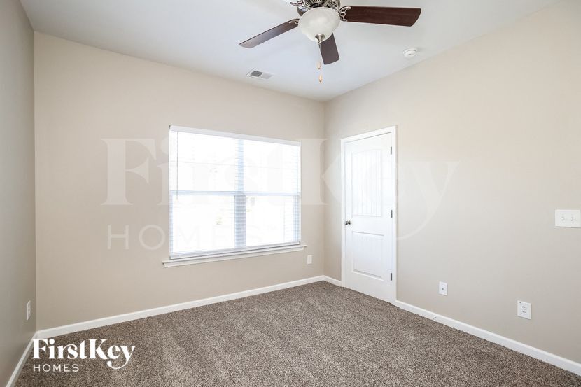 Building Photo - 153 Prominence Ct