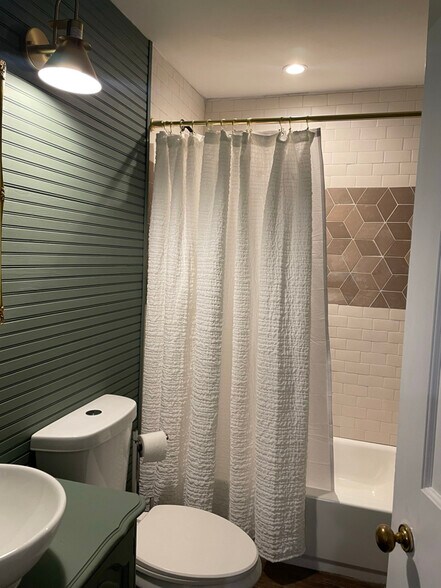 Building Photo - 189 Eagle Pass Rd