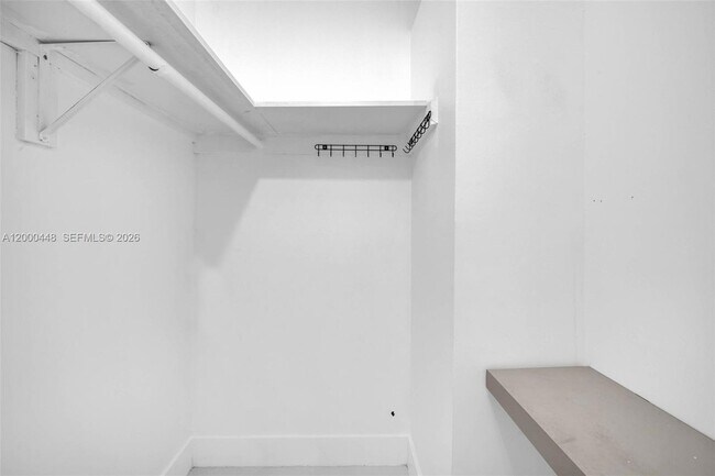 Building Photo - 770 SE 2nd Ave