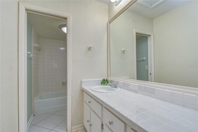 Building Photo - 230 Cypress Pl