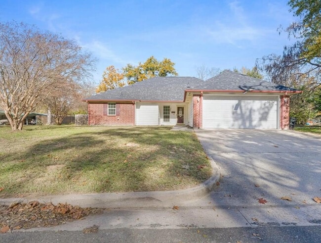 Building Photo - 325 Fuller St